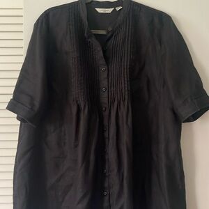 EUC Liz Claiborne Black Linen short sleeve top.